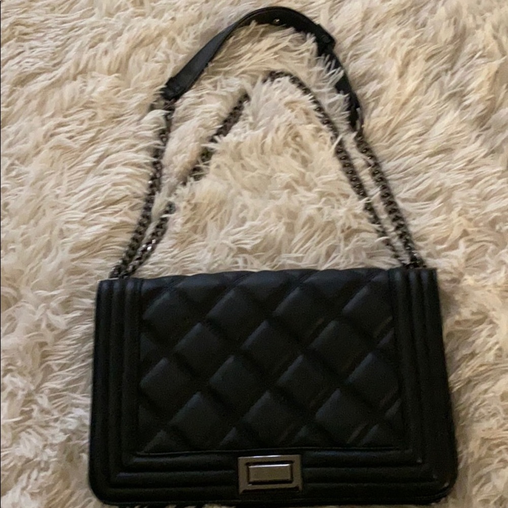 Quilted Black/Burgundy Medium Size Chain Handbag l